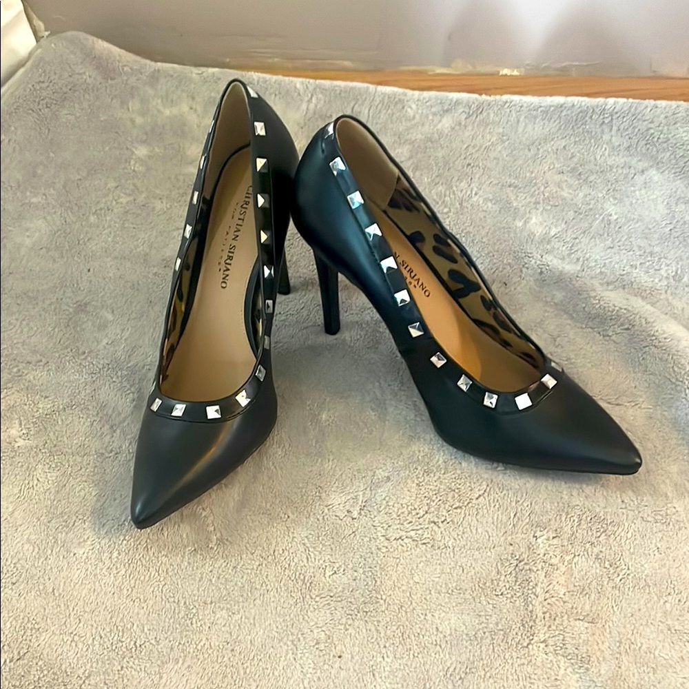 Christian Siriano Black Studded Faux Leather Heels – Size 8 👠